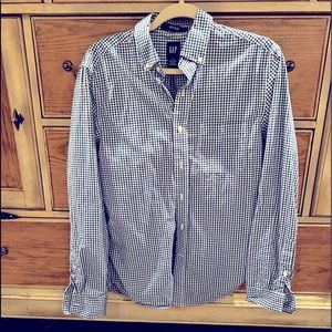 Fitted Gap gingham checkered button down Small